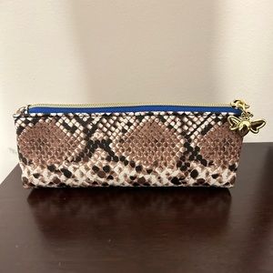 Estée Lauder makeup bag